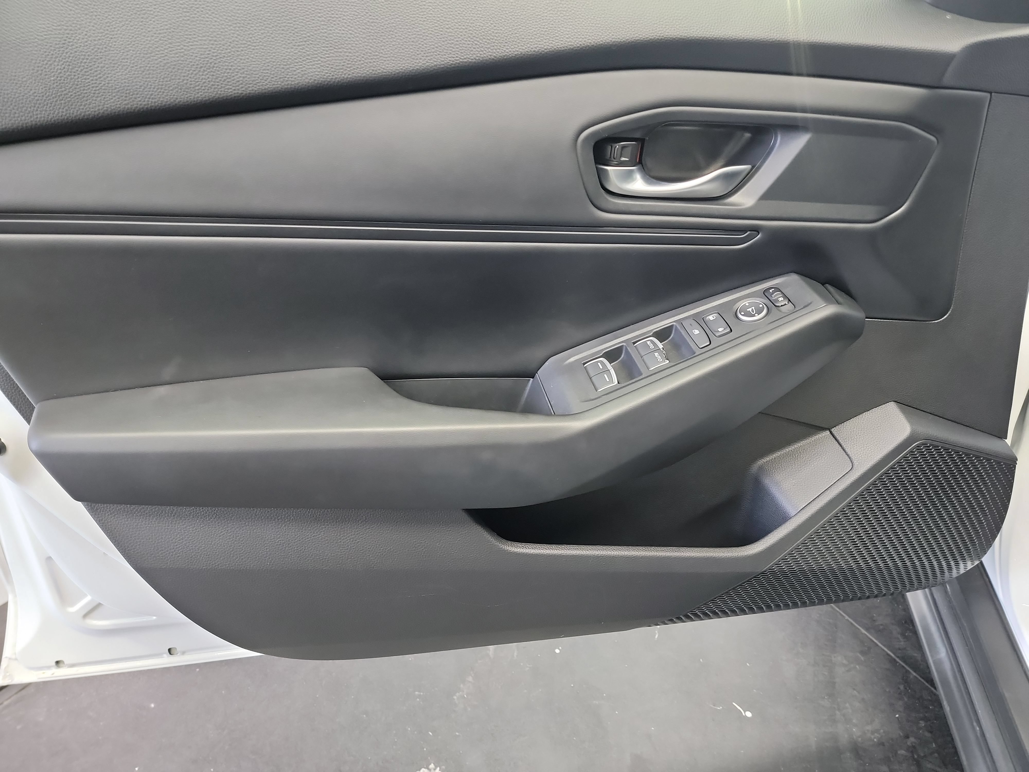 Certified 2023 Honda Accord EX image 13
