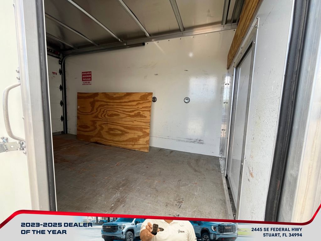 Used 2022 Ford E-350 and Econoline 350 Super Duty w/ Power Windows & Locks Group image 12