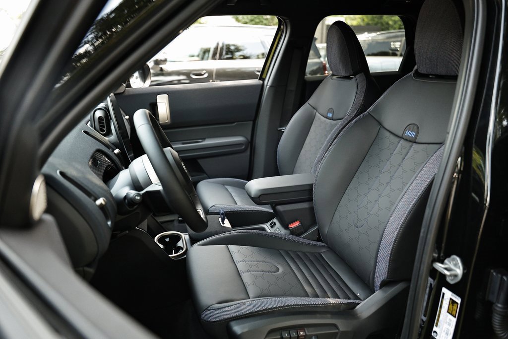 New 2025 MINI Cooper Countryman S w/ Comfort Package Max image 18