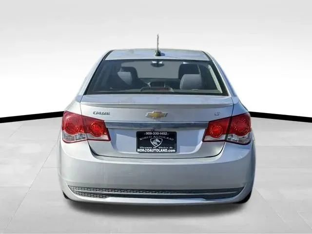Used 2016 Chevrolet Cruze LT FWD image 5