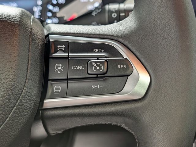 Used 2025 Jeep Compass Limited w/ Sun & Sound Group AWD/4WD image 23
