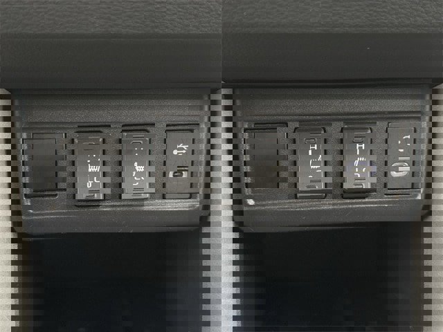 Used 2023 Toyota Corolla Cross XLE image 22