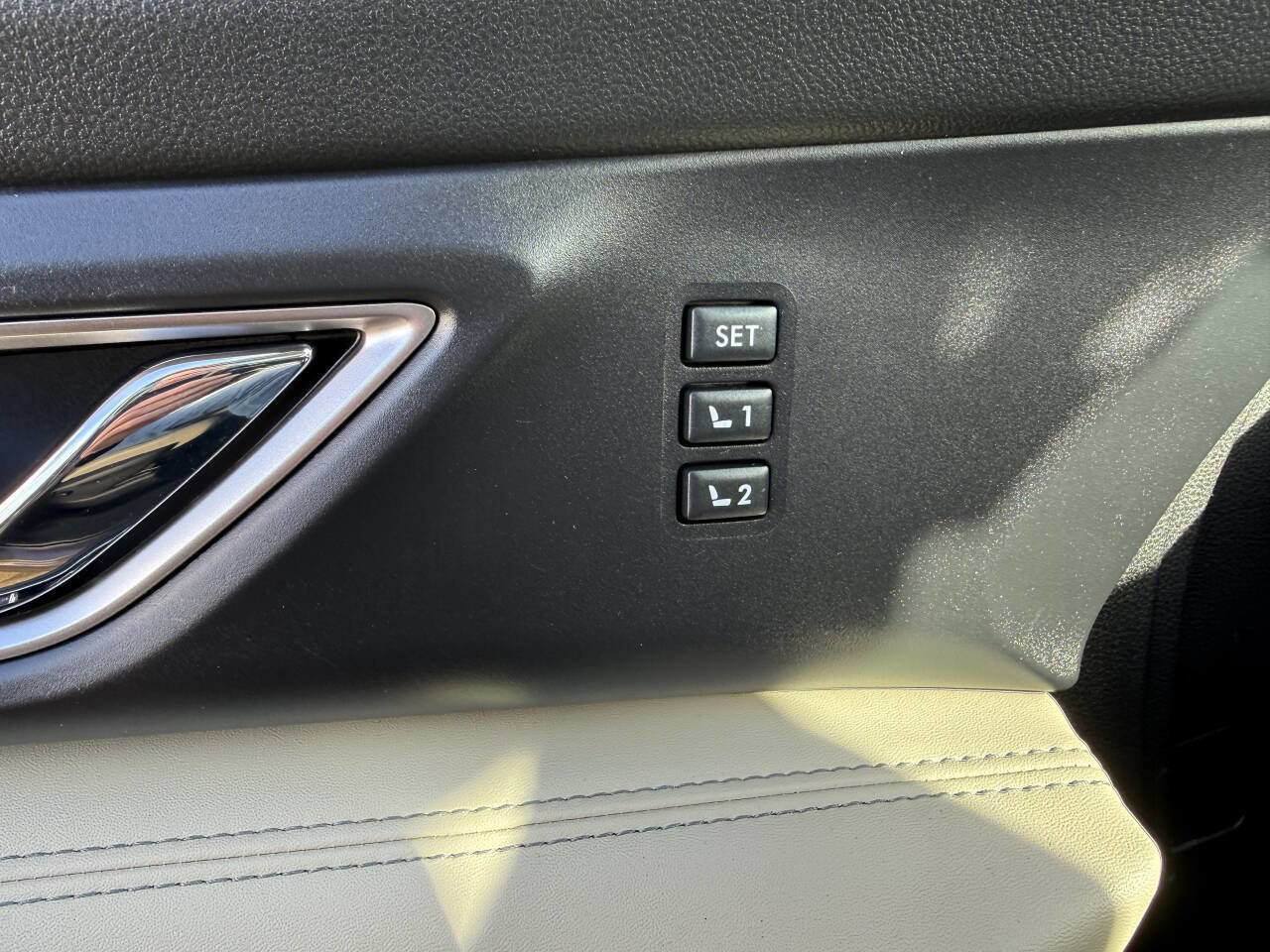 Used 2019 Subaru Ascent Limited image 31