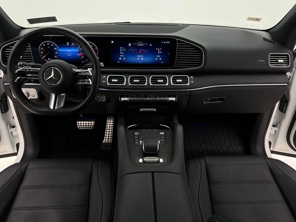 Used 2025 Mercedes-Benz GLS 450 4MATIC image 2
