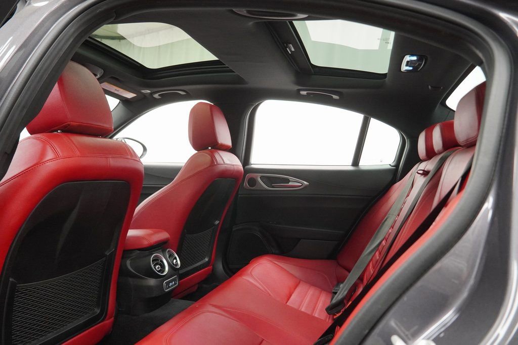 Used 2024 Alfa Romeo Giulia Veloce image 21