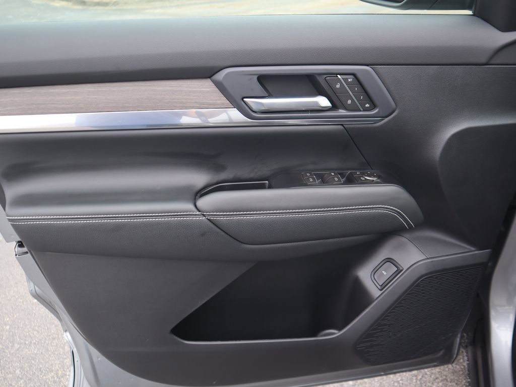 Used 2026 GMC Terrain Denali w/ LPO, Floor Liner Package image 19