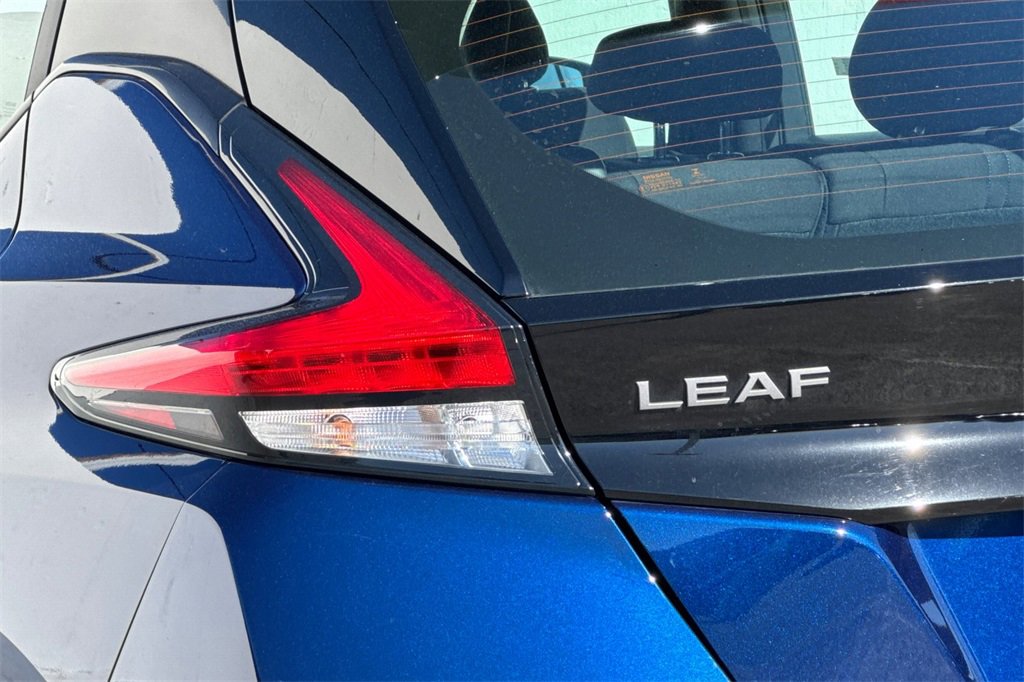 Used 2023 Nissan Leaf S image 26