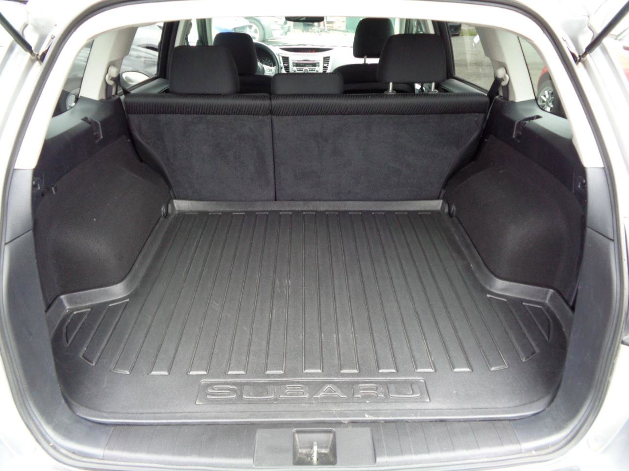 Used 2010 Subaru Outback 2.5i Premium image 34