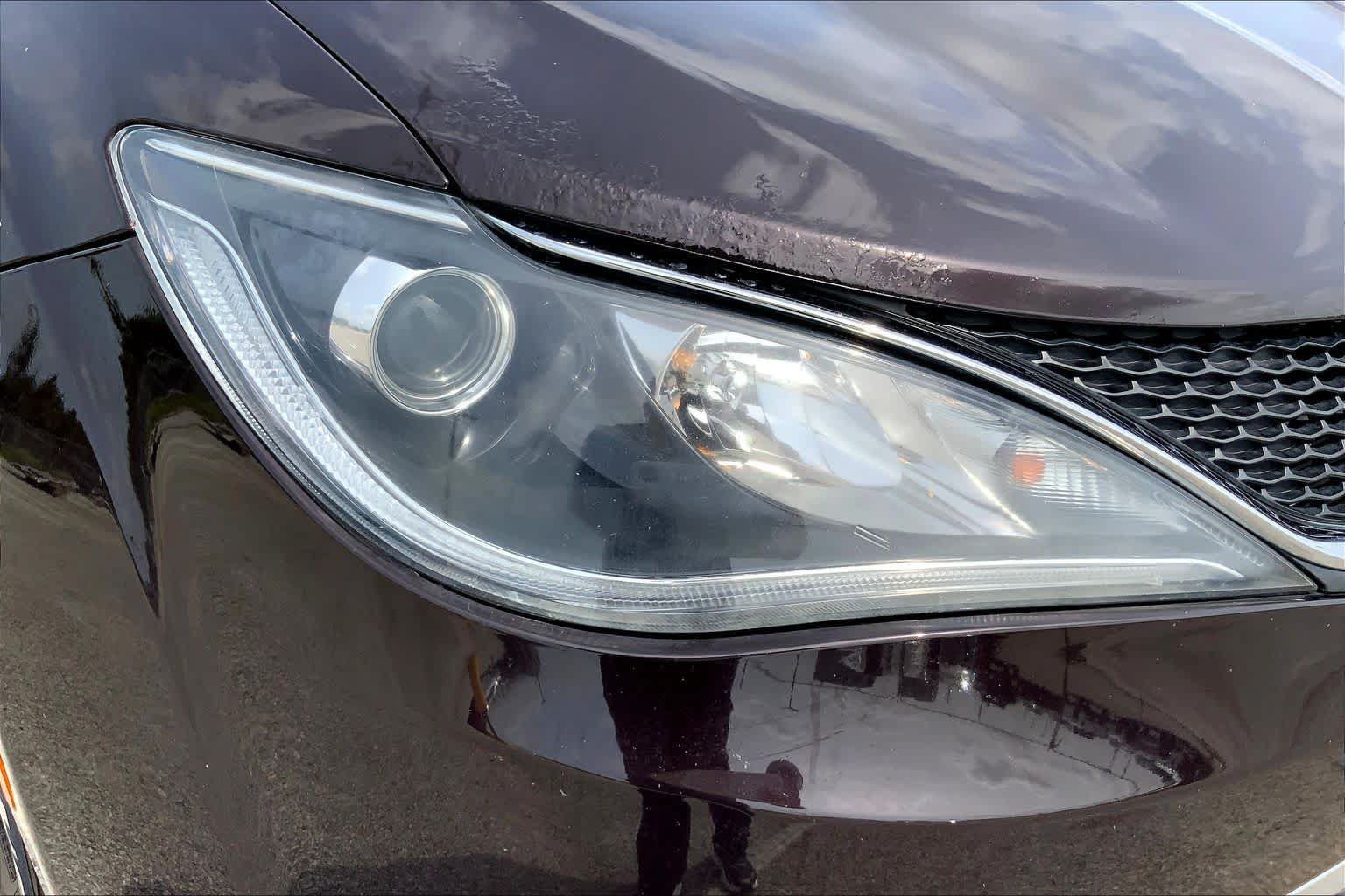 Used 2017 Chrysler Pacifica Touring-L Plus w/ Tire & Wheel Group FWD image 27