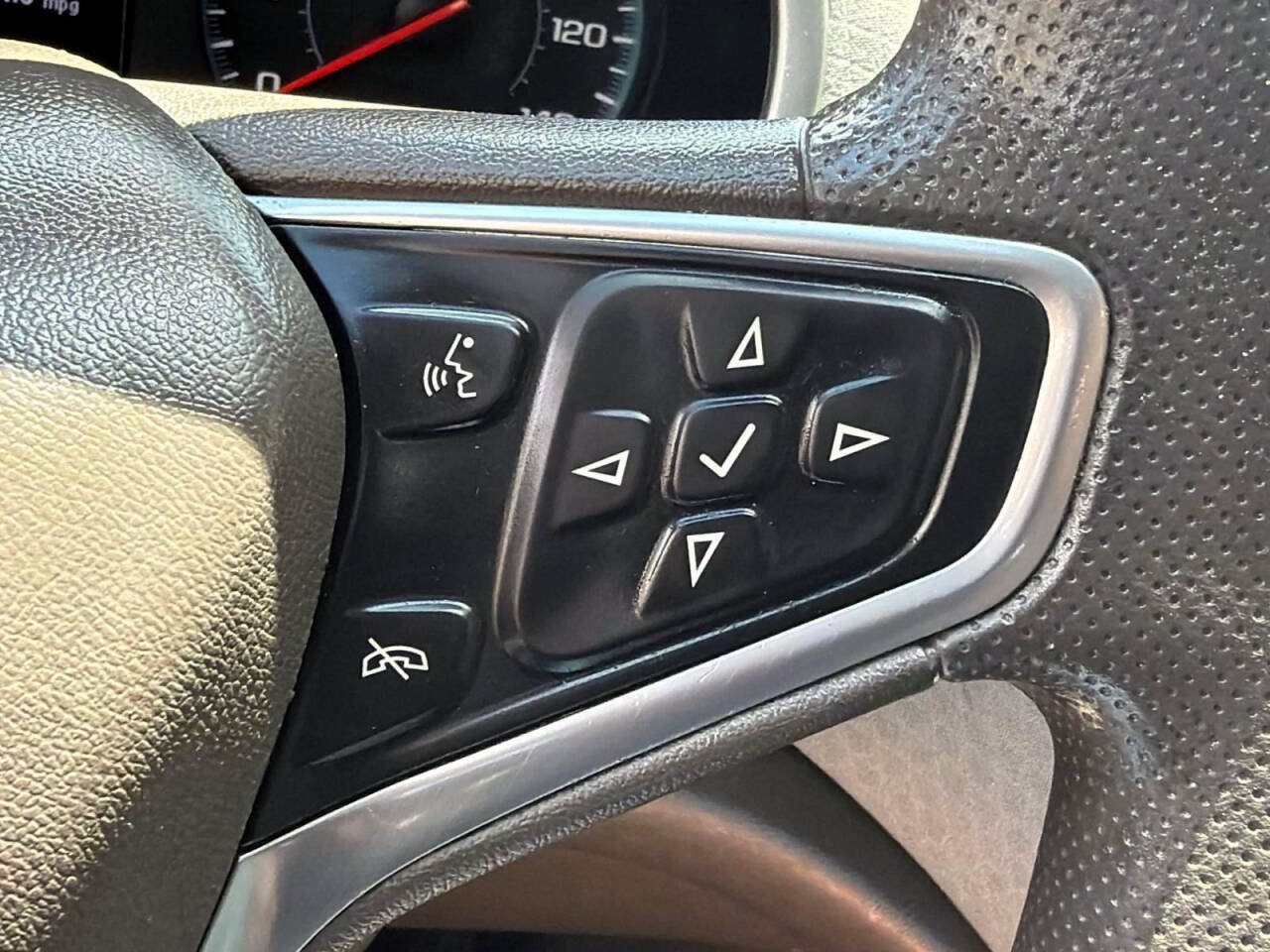 Used 2023 Chevrolet Malibu LT FWD image 19