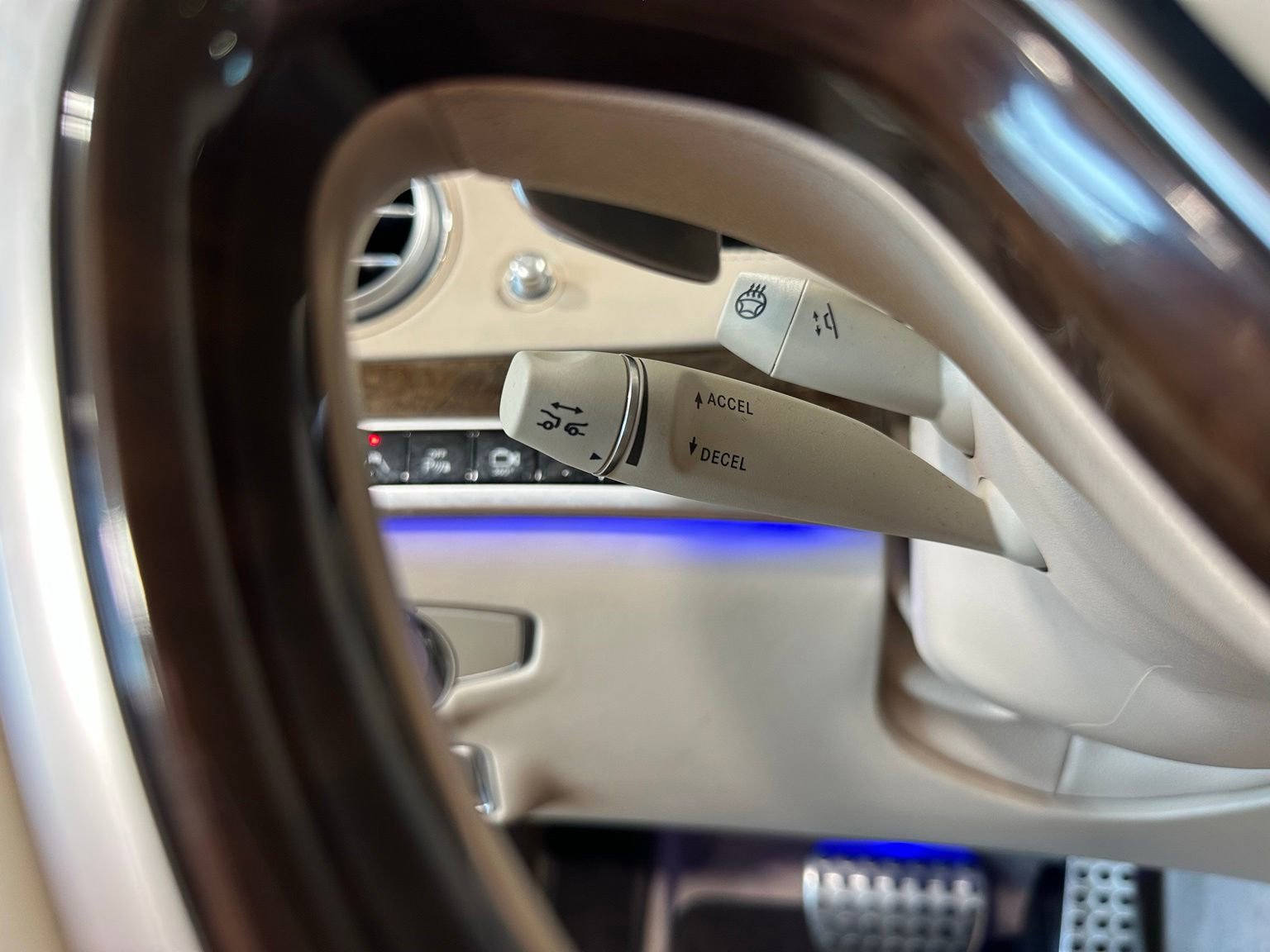Used 2017 Mercedes-Benz S 550 Sedan image 20