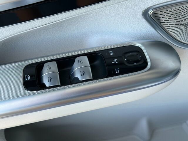 Used 2023 Mercedes-Benz EQE 500 4MATIC Sedan image 14