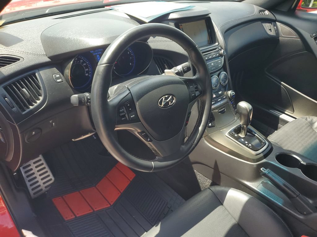 Used 2016 Hyundai Genesis Coupe 3.8 RWD image 11