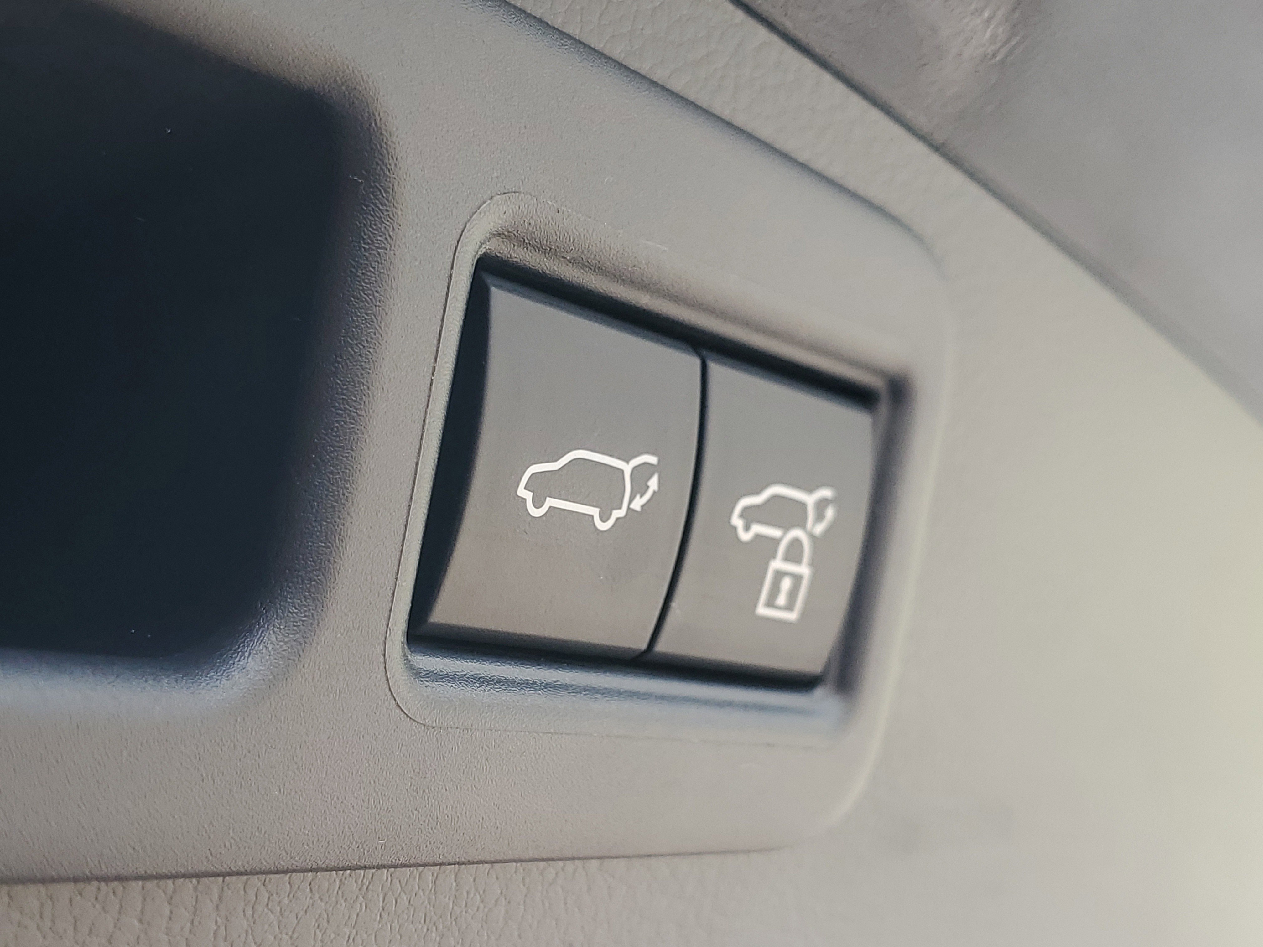 Used 2025 Lexus RX 350 Premium w/ Accessory Package (Z1) image 9