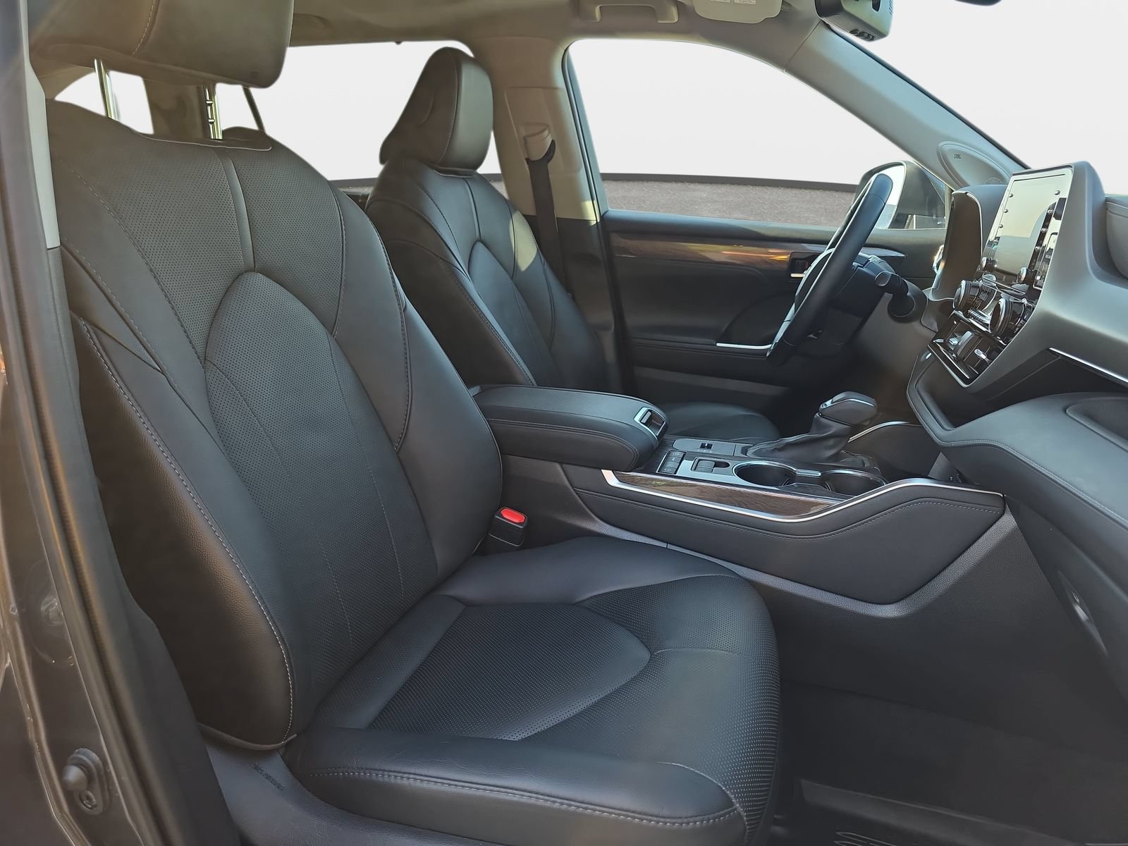 Used 2020 Toyota Highlander Limited FWD image 10