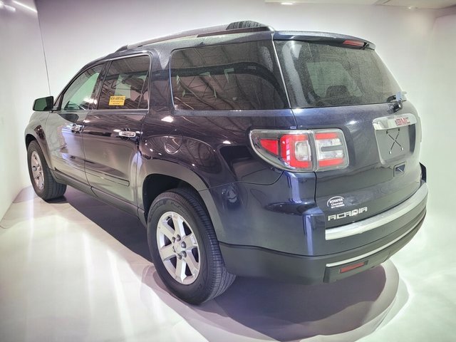Used 2015 GMC Acadia SLE image 17