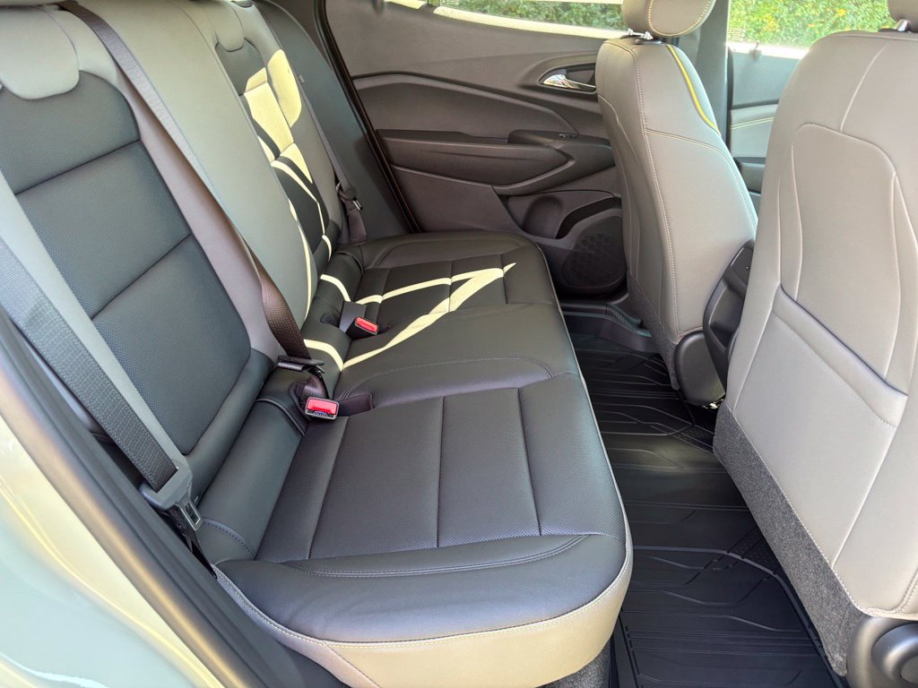 New 2026 Chevrolet Trax ACTIV w/ Sunroof Package FWD image 37