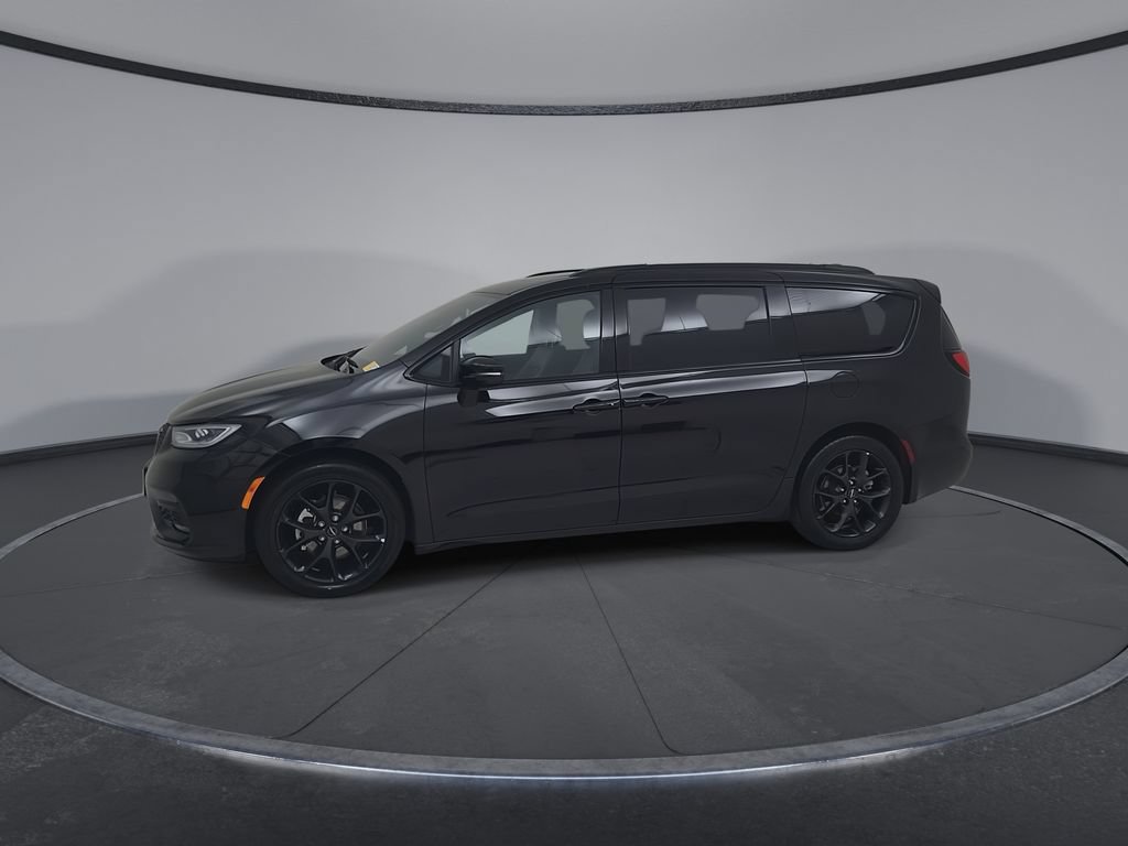 Certified 2025 Chrysler Pacifica Limited FWD image 10