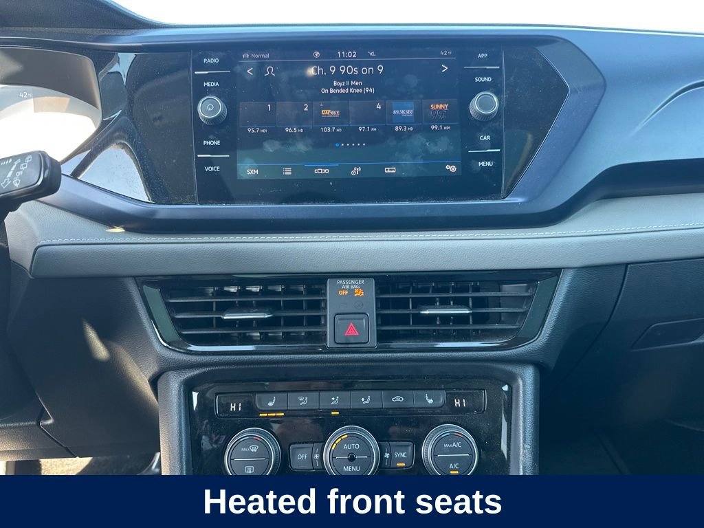 Used 2024 Volkswagen Taos SE image 16