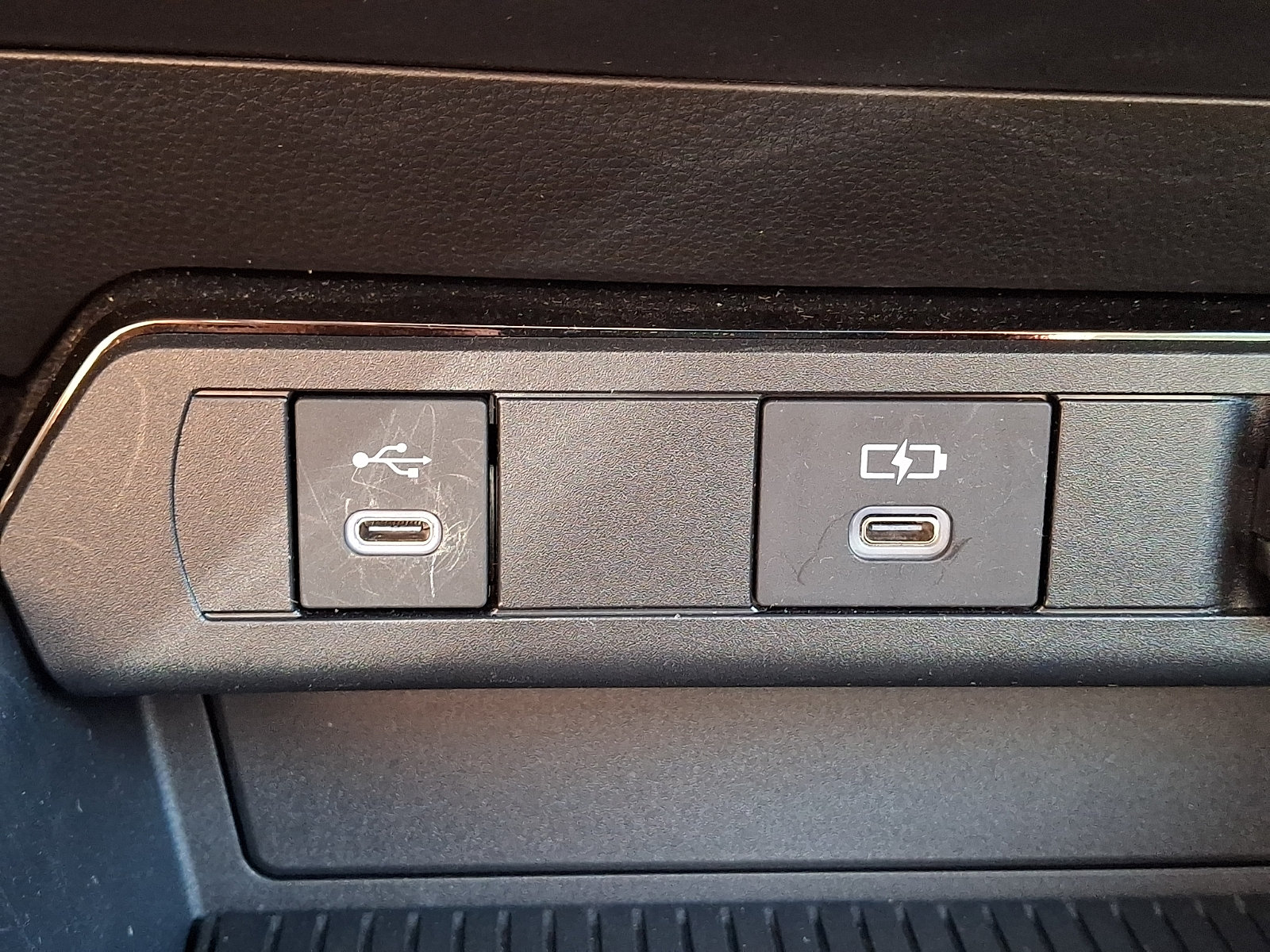 Used 2024 Toyota Prius Prime FWD image 25
