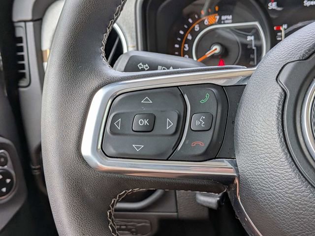 Used 2025 Jeep Wrangler Unlimited Sahara AWD/4WD image 27