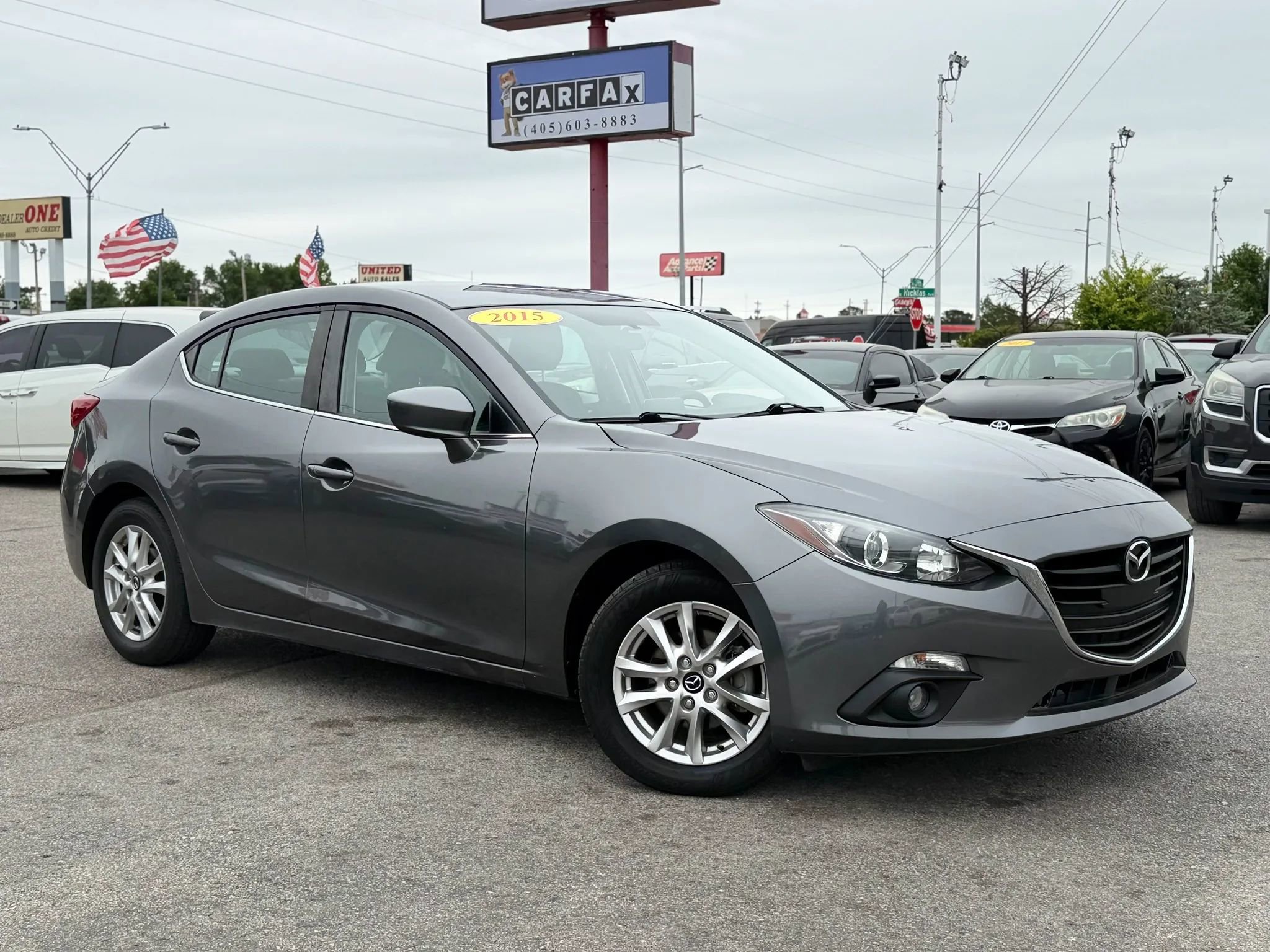 Used 2015 MAZDA MAZDA3 i Touring FWD image 2