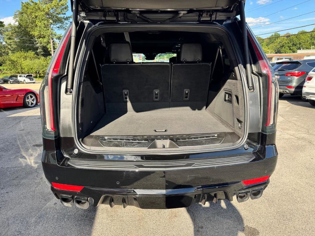 Used 2023 Cadillac Escalade ESV V image 34