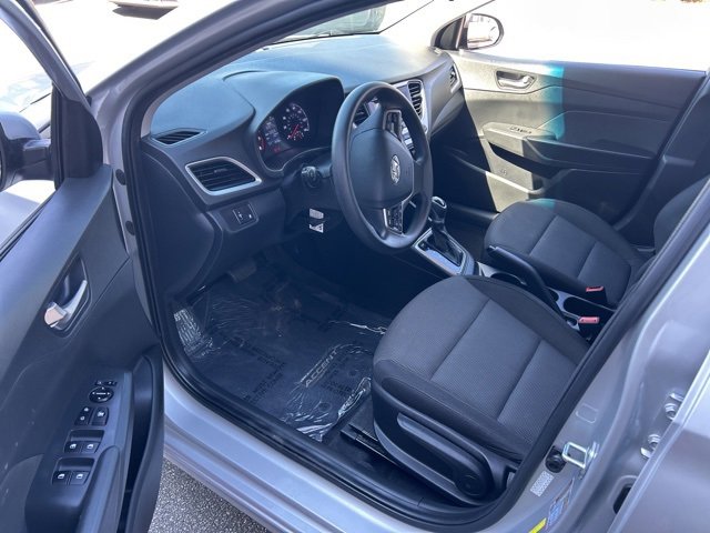 Used 2022 Hyundai Accent SE image 9