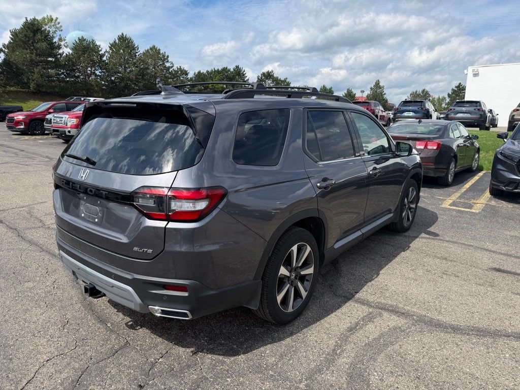 Used 2025 Honda Pilot Elite image 3