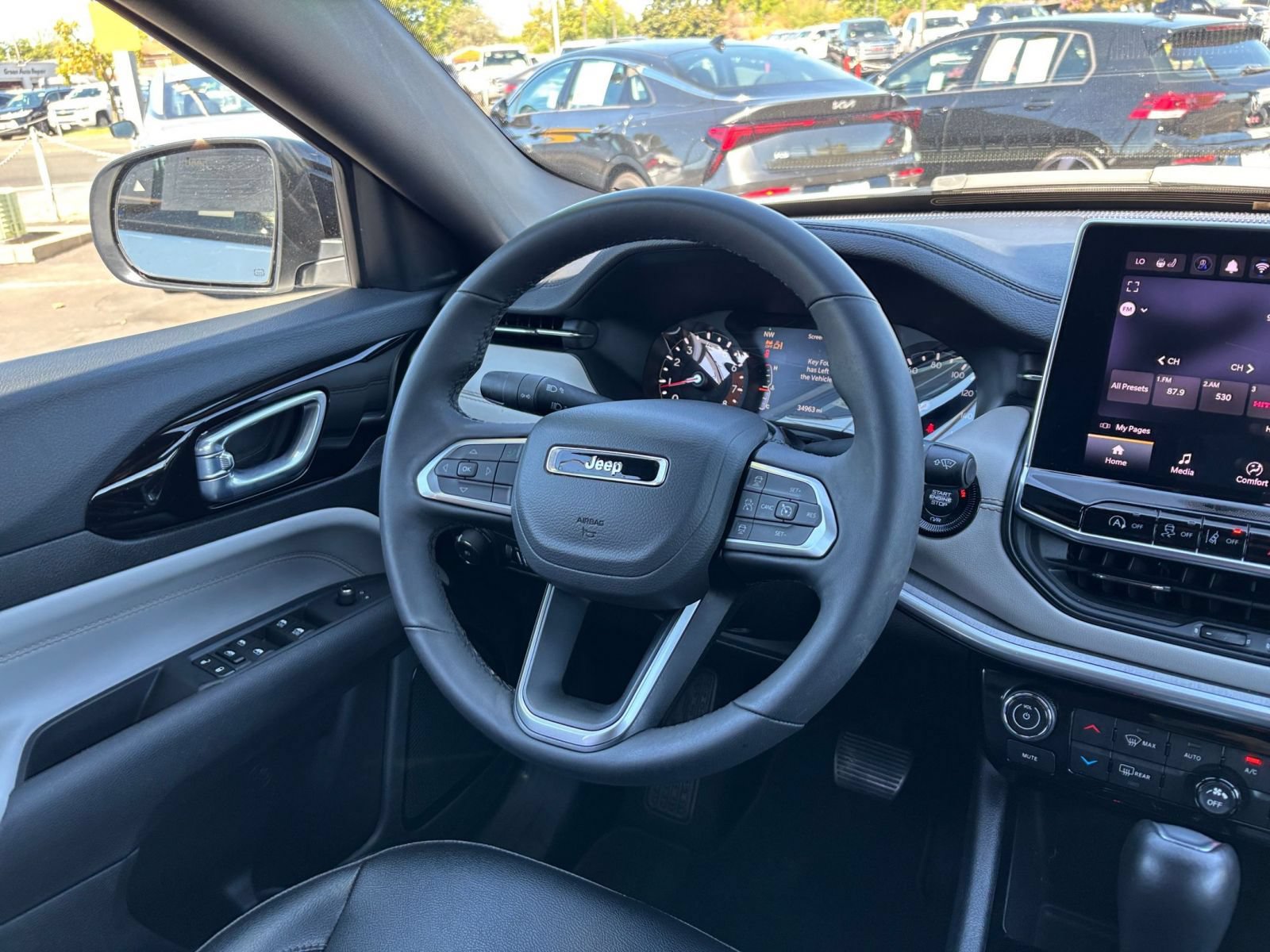 Used 2025 Jeep Compass Limited AWD/4WD image 34