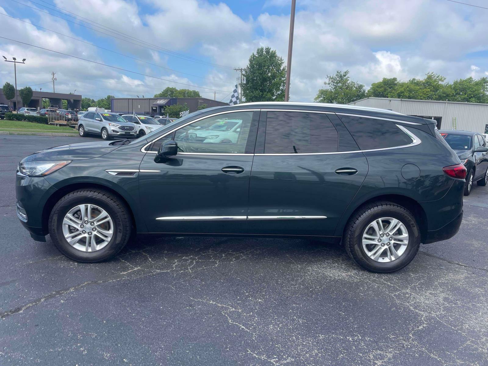 Used 2019 Buick Enclave Essence AWD/4WD image 4