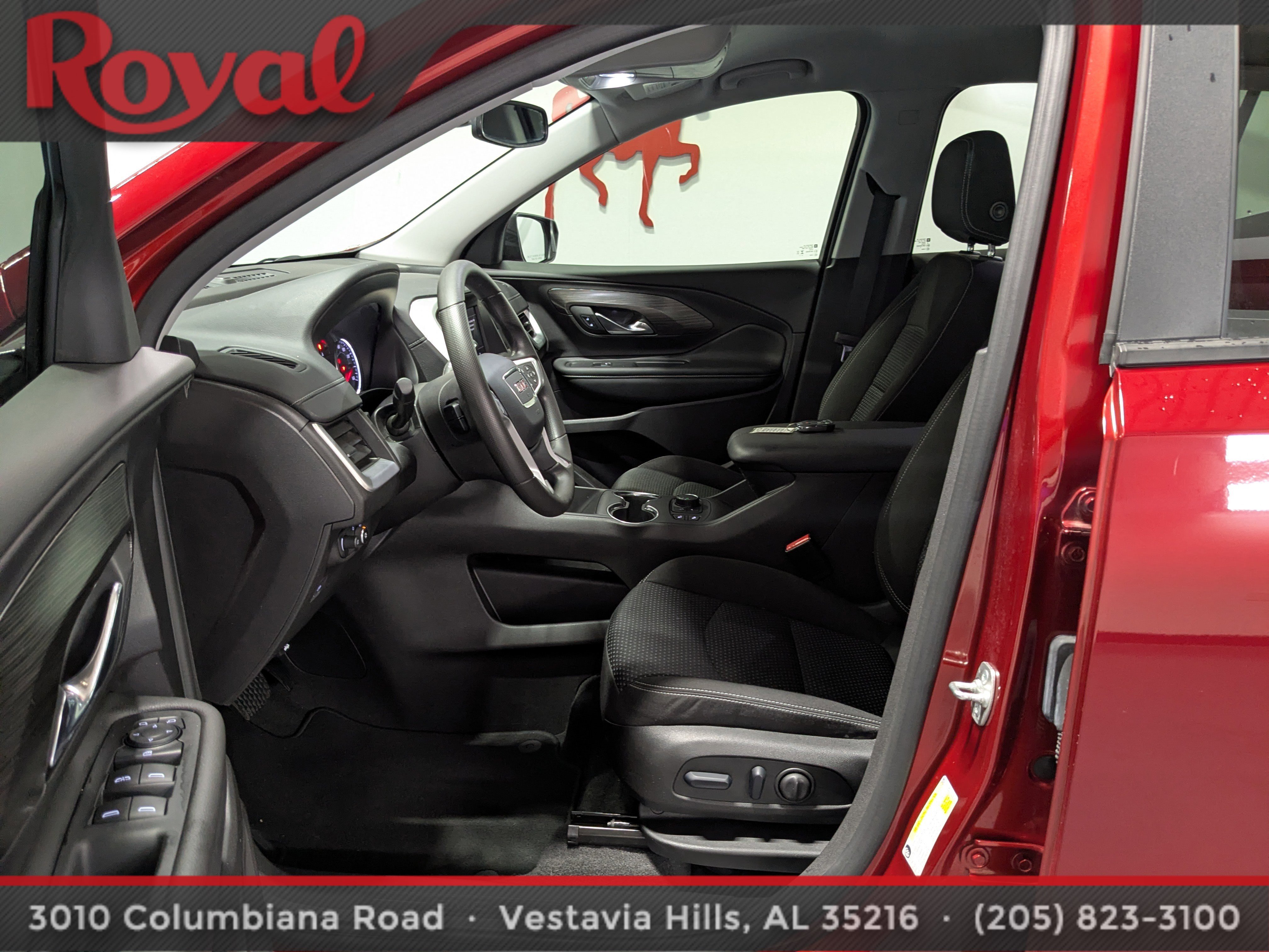 Used 2024 GMC Terrain SLE w/ Driver Convenience Package image 17