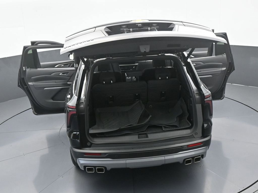 Used 2025 Chevrolet Traverse LT image 59