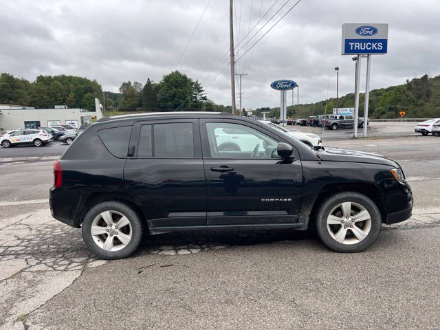 Used 2016 Jeep Compass Latitude AWD/4WD image 3