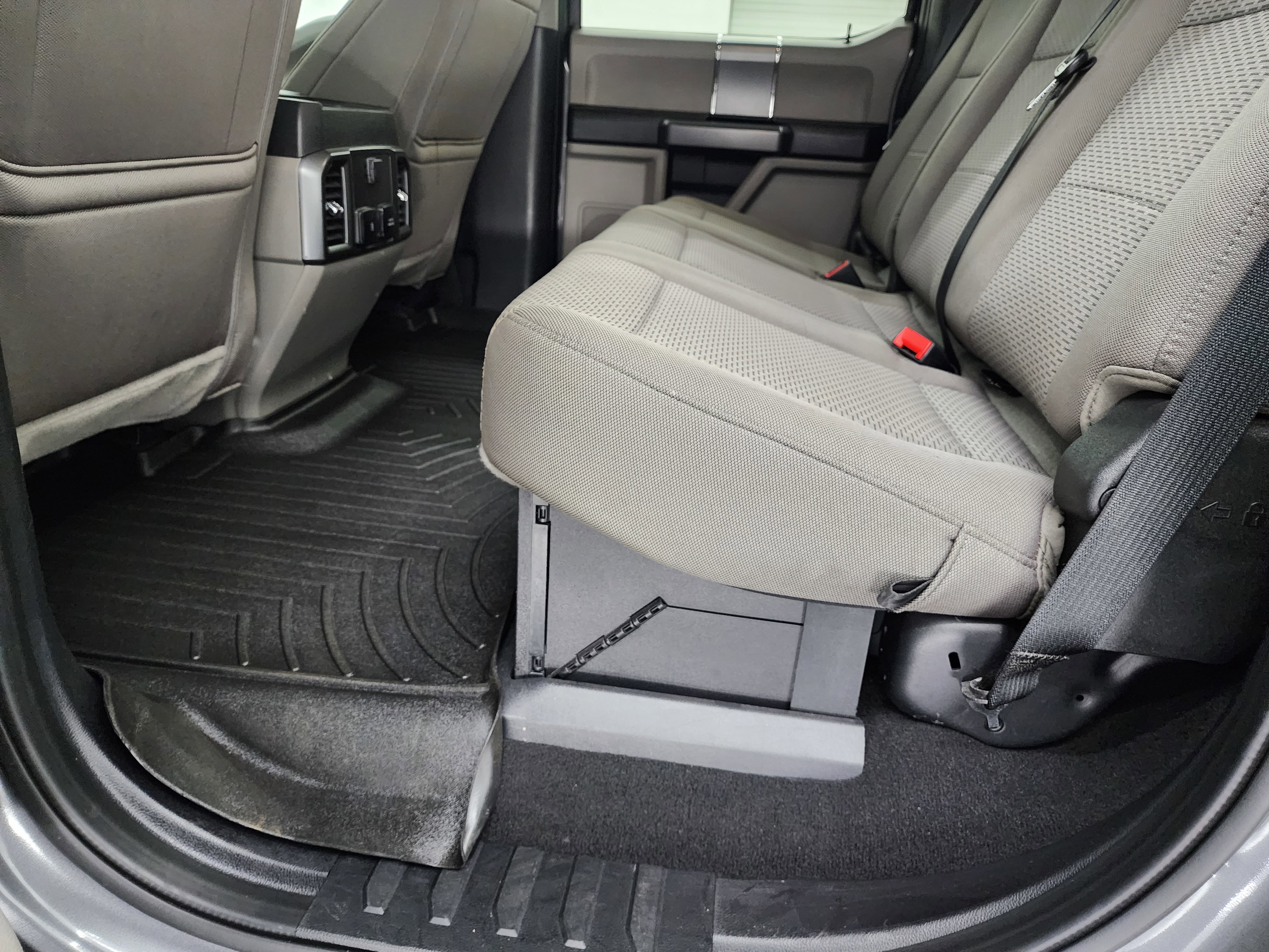 Used 2021 Ford F250 XLT w/ XLT Premium Package AWD/4WD image 9