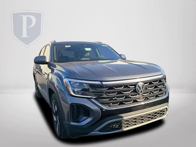 Used 2025 Volkswagen Atlas Cross Sport SE AWD/4WD image 13