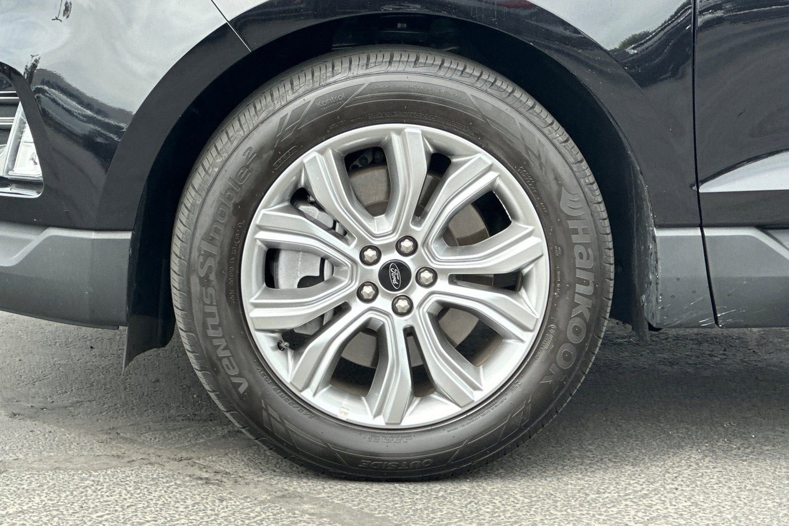 Used 2024 Ford Edge Titanium image 25