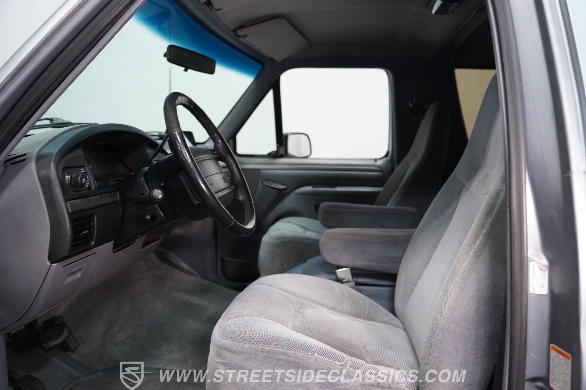 Used 1995 Ford Bronco XLT image 35