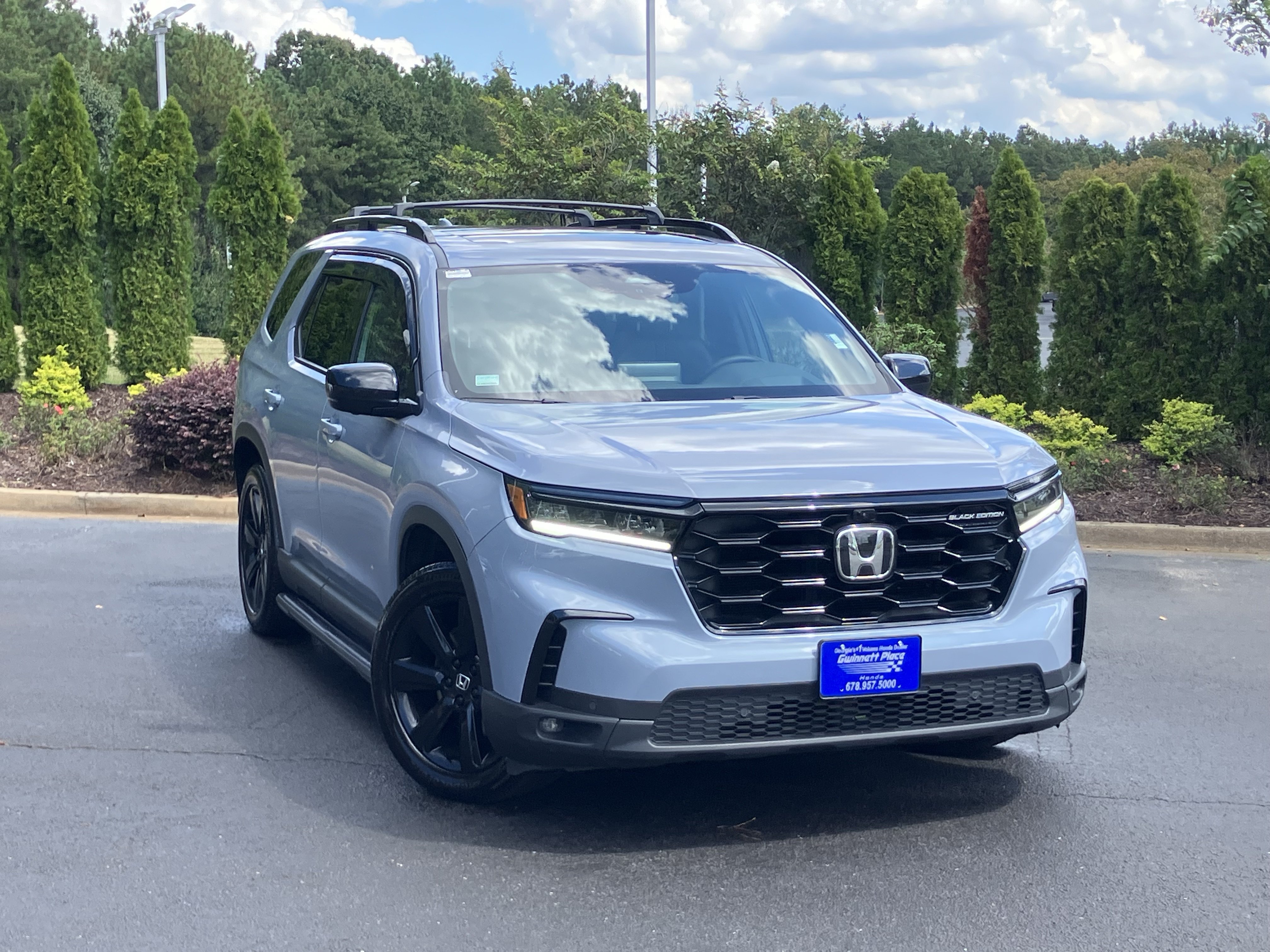 Certified 2025 Honda Pilot Black Edition image 2