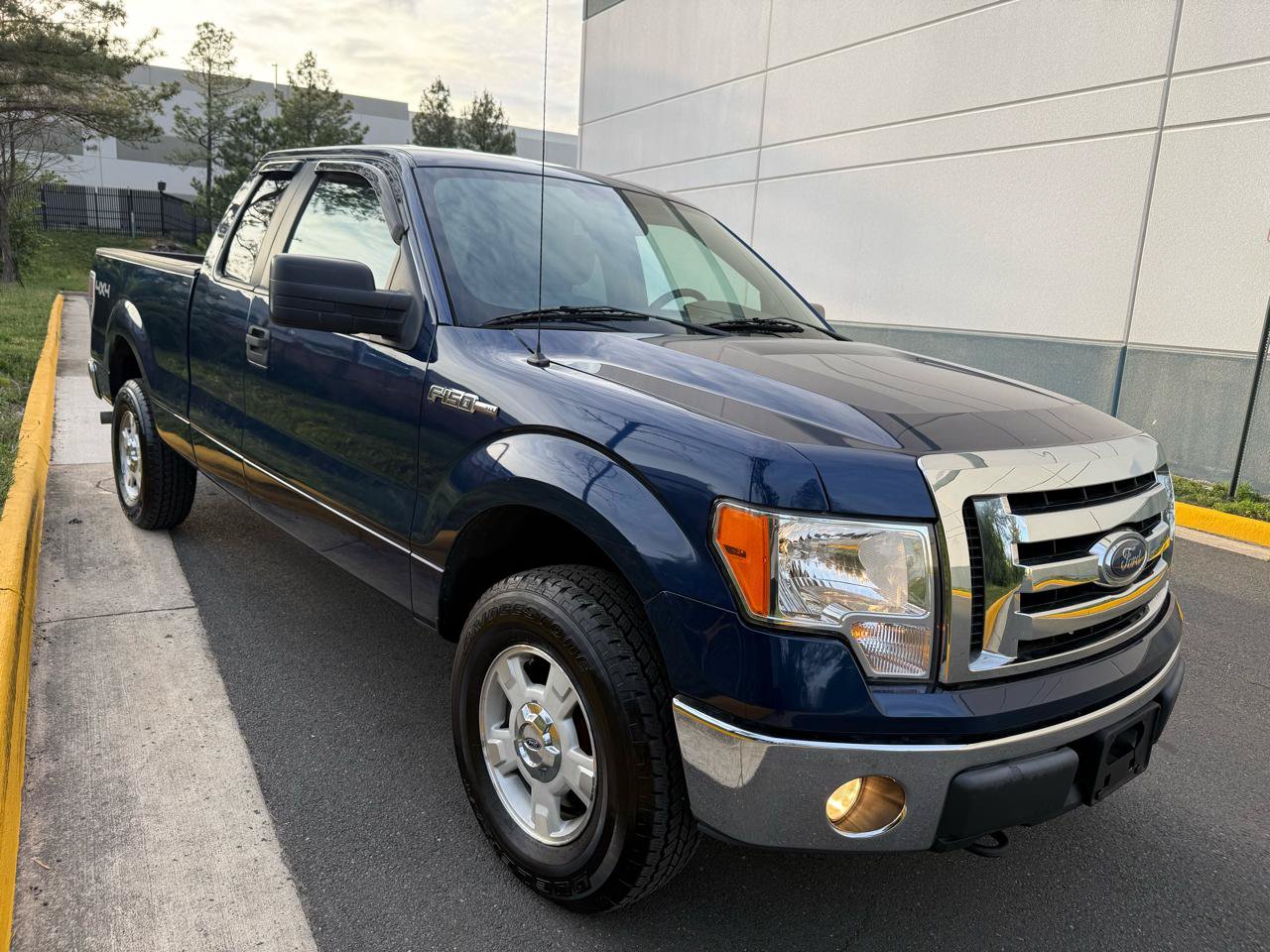 Used 2012 Ford F150 XLT AWD/4WD image 17