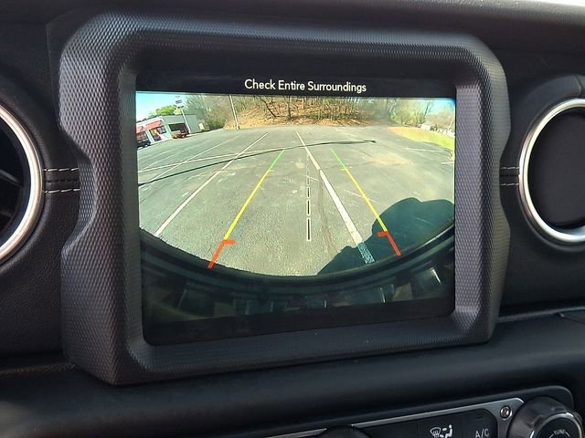 Used 2019 Jeep Wrangler Unlimited Sahara w/ Advanced Safety Group image 17