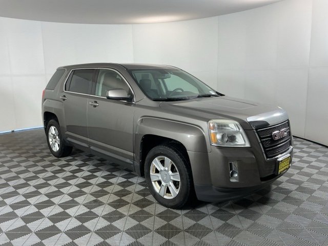 Used 2010 GMC Terrain SLE image 3