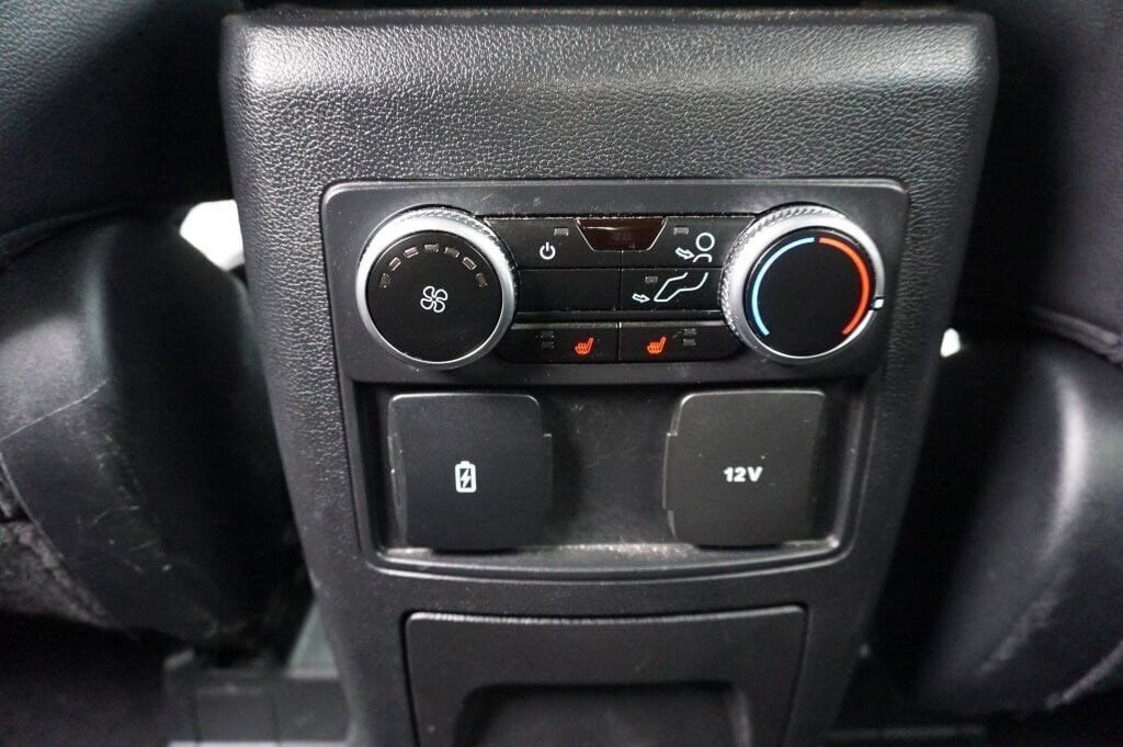 Used 2024 Ford Explorer Limited image 31