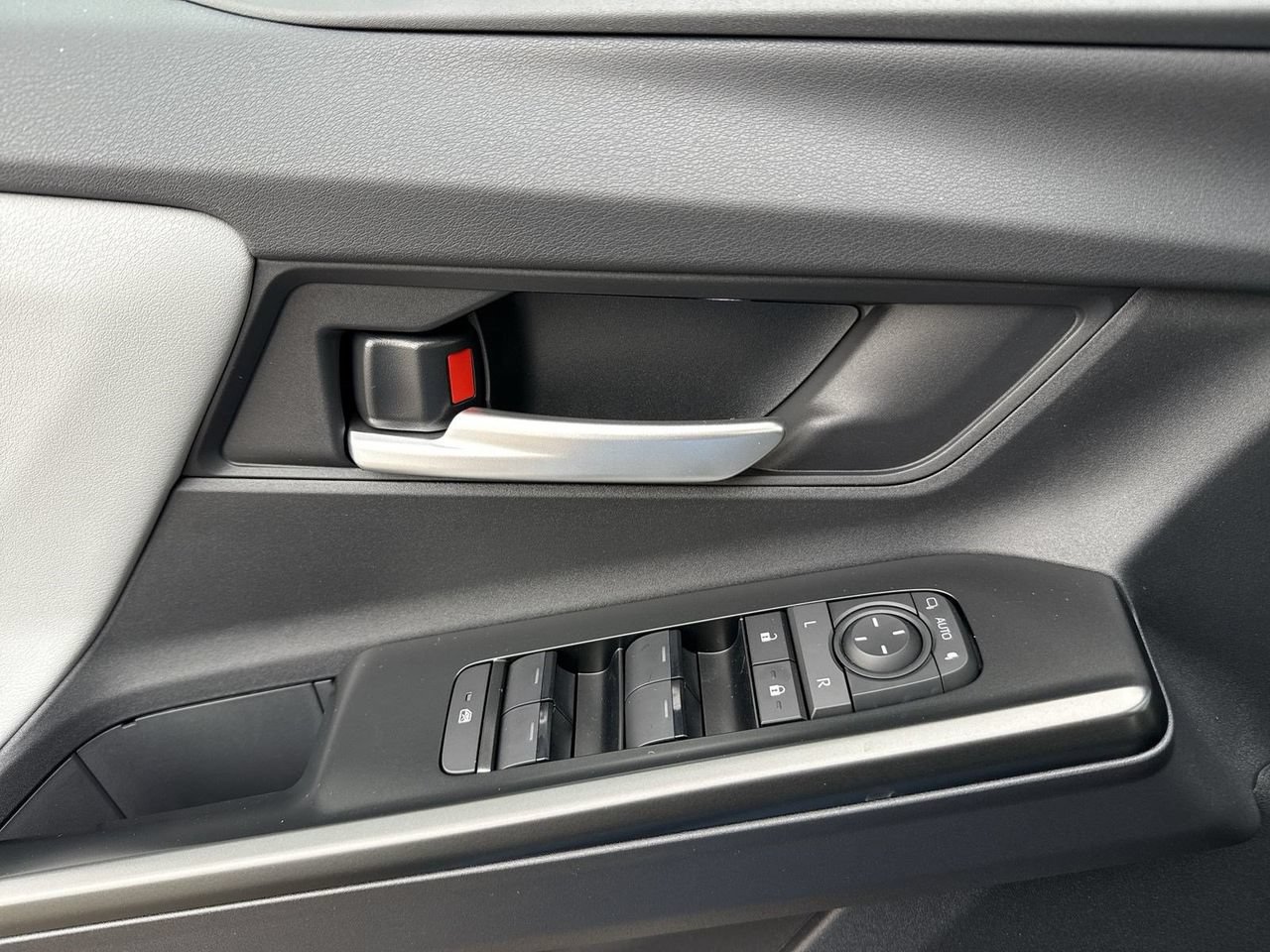 New 2026 Subaru Solterra AWD/4WD image 17