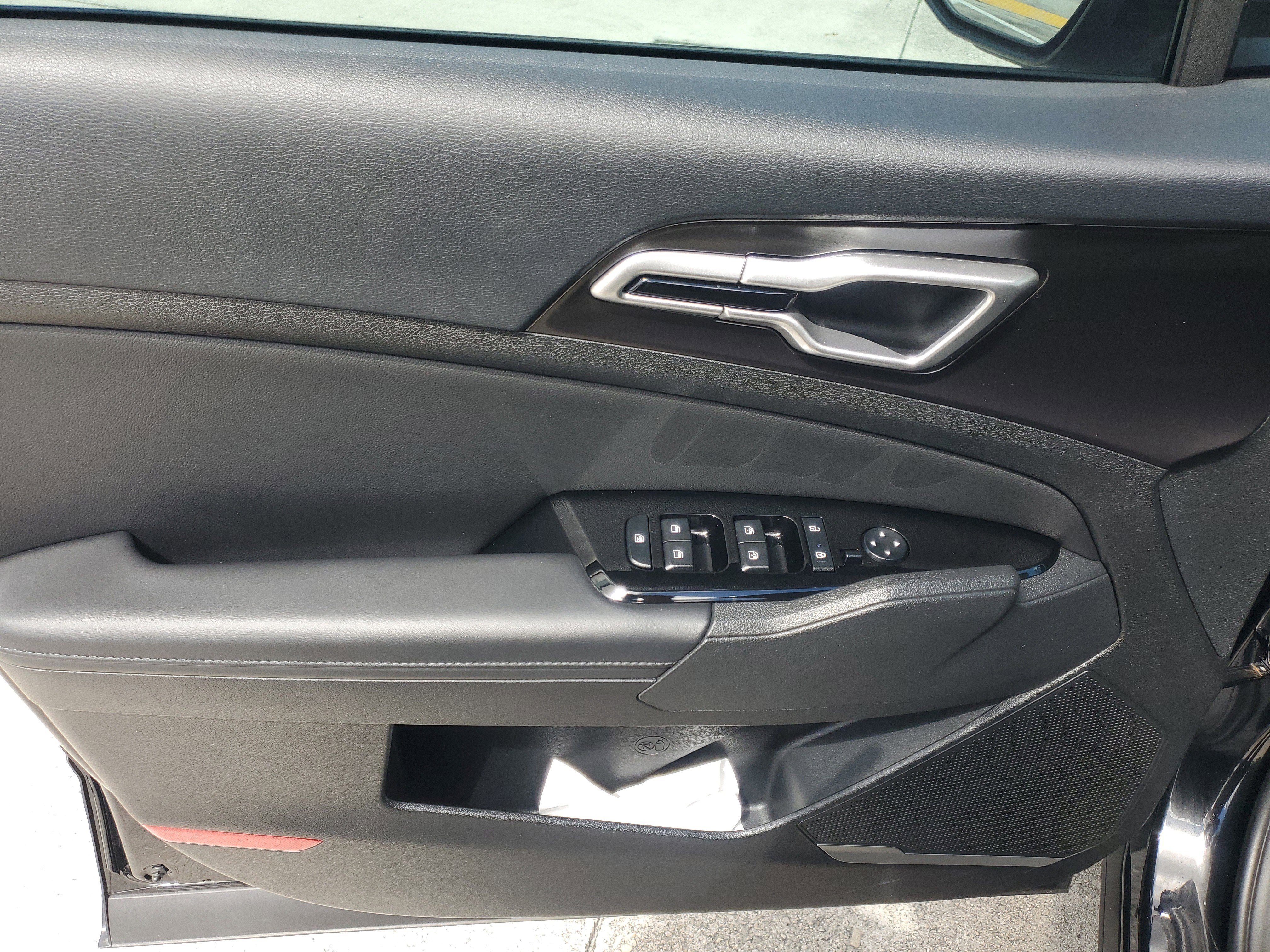 Used 2024 Kia Sportage EX image 18