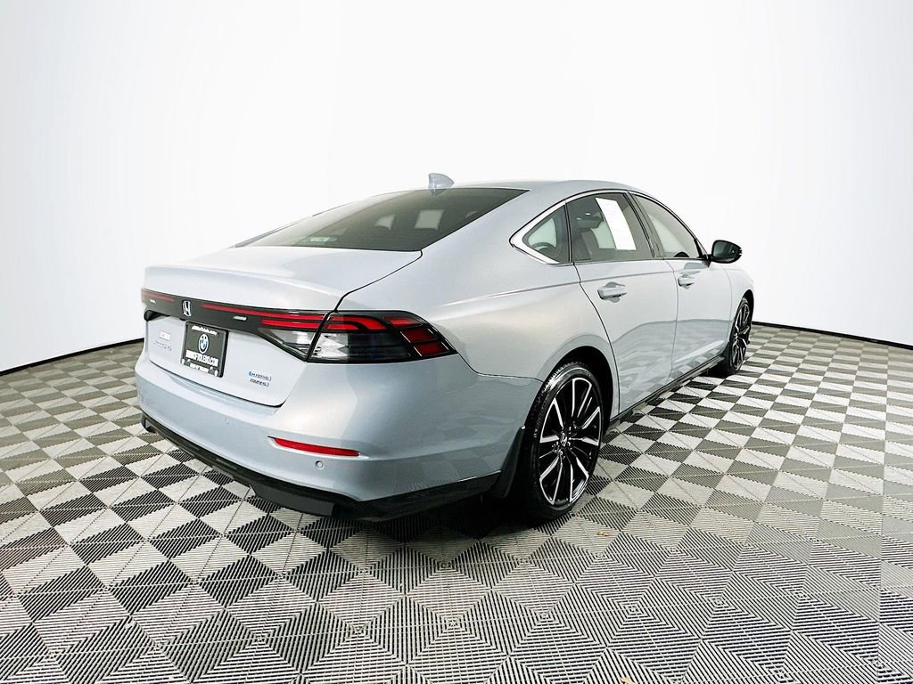 Used 2024 Honda Accord Touring image 9