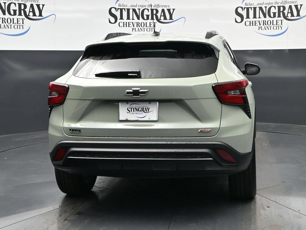 Used 2024 Chevrolet Trax RS w/ Sunroof Package FWD image 6