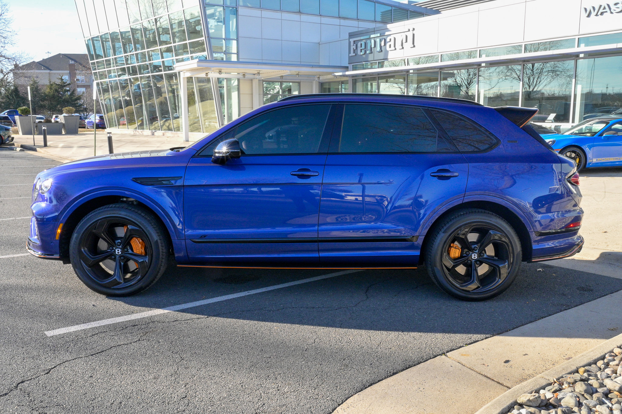 Used 2025 Bentley Bentayga image 8