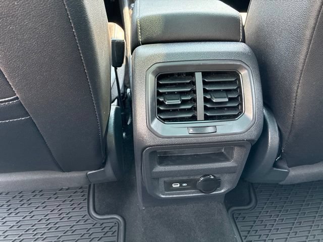 Used 2023 Volkswagen Tiguan SE w/ Panoramic Sunroof Package AWD/4WD image 15