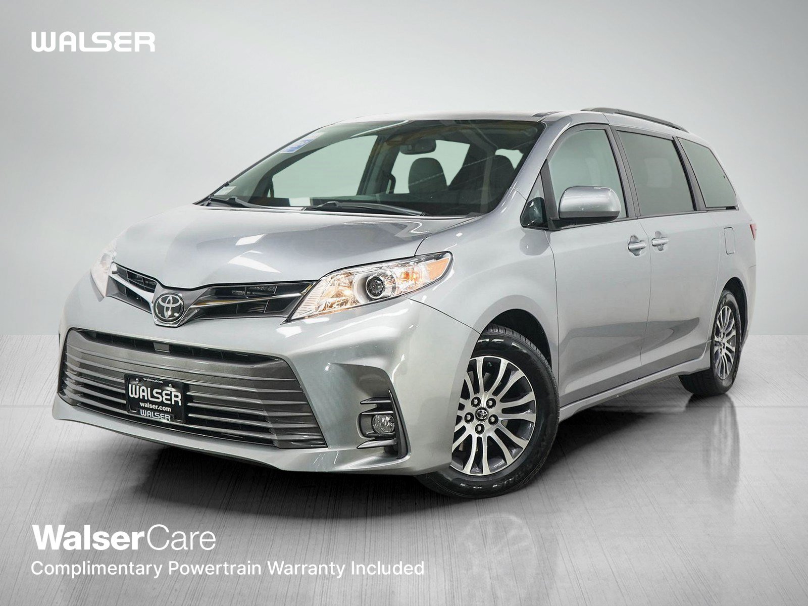 Used 2018 Toyota Sienna XLE FWD image 1
